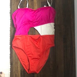 One piece swim suit NWT